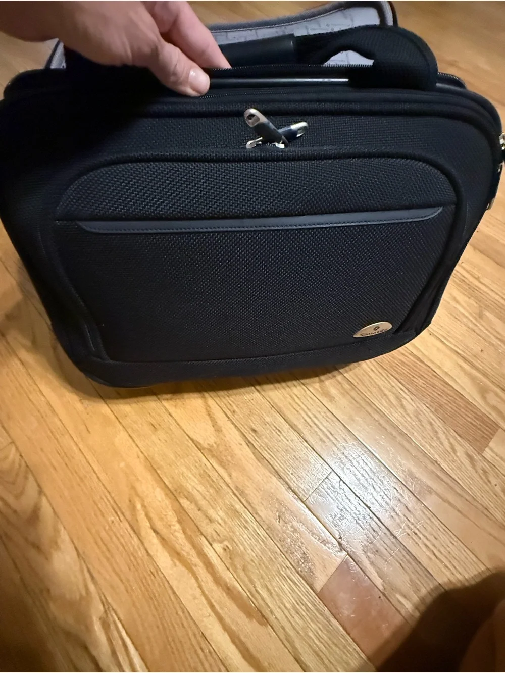 Samsonite Carry On Overnight Shoulder Bag Luggage Black Mobility Series 16